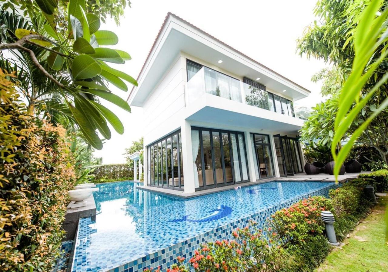 Khách sạn hẻo lánh Luxury Dana & Đà Nẵng