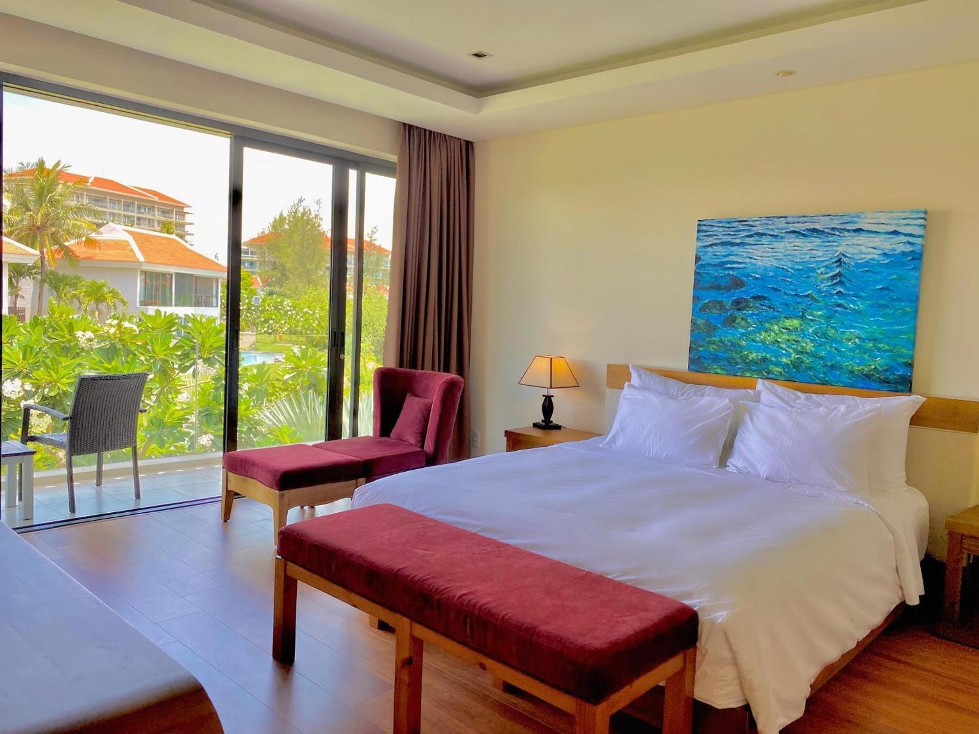 Luxury Dana & Khách sạn hẻo lánh Đà Nẵng